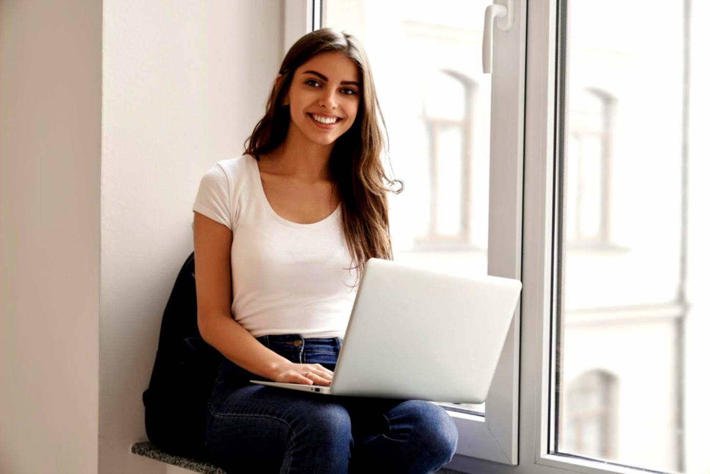 Student reviewing investment fundamentals with instructor guidance